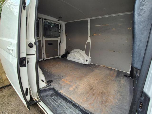 Volkswagen Transporter image 6