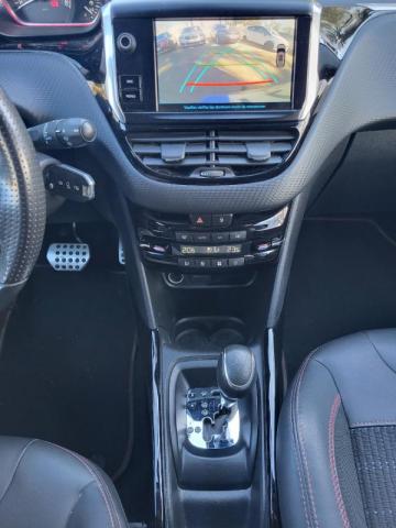 Peugeot 2008 image 8