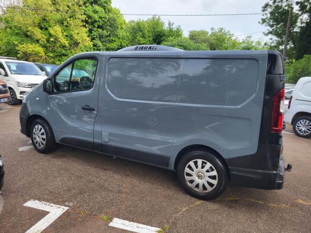 Nissan Nv300 image 4