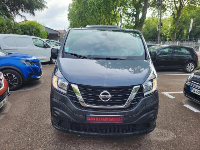 Nissan Nv300 image 1