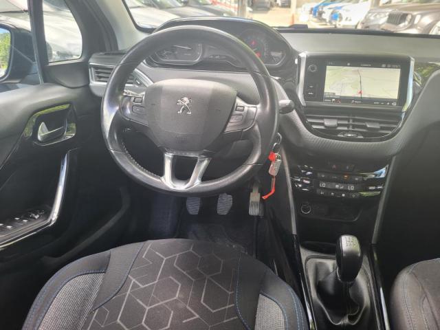 Peugeot 2008 image 2