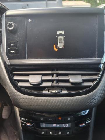 Peugeot 2008 image 8