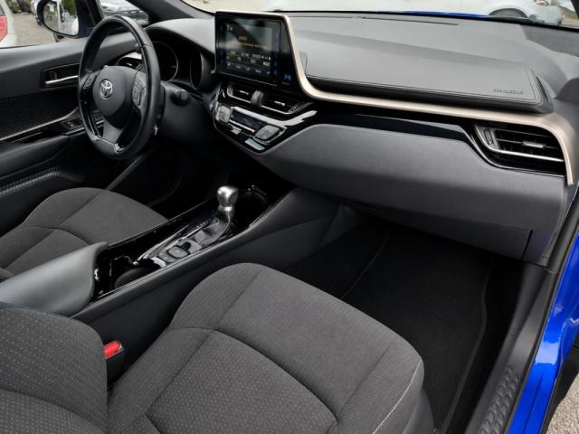 Toyota C-Hr image 1