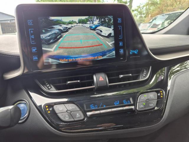 Toyota C-Hr image 6
