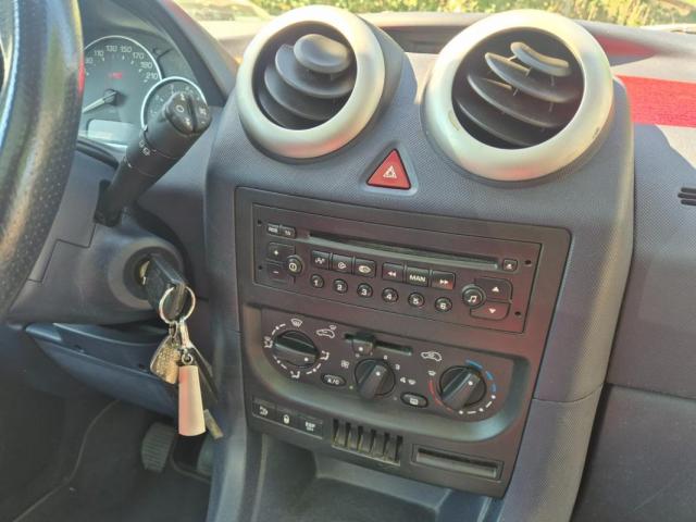 Peugeot 1007 image 8