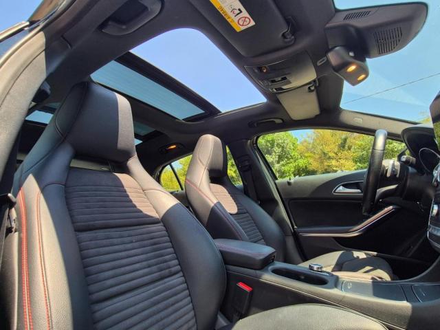 Mercedes Benz Gla image 6
