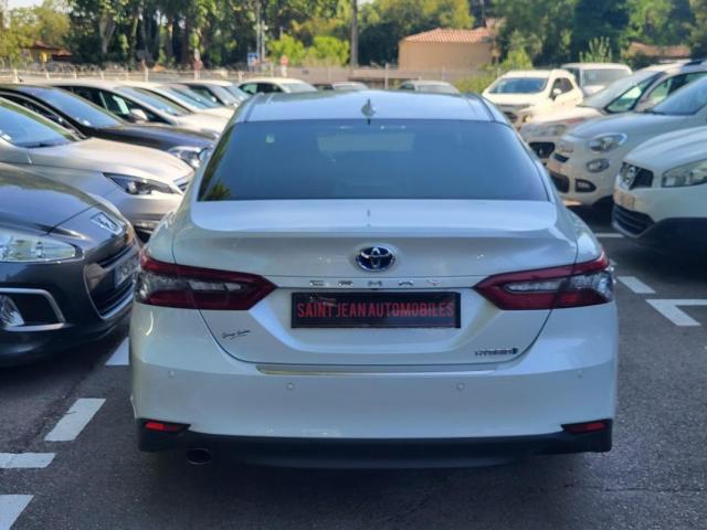 Toyota Camry image 7