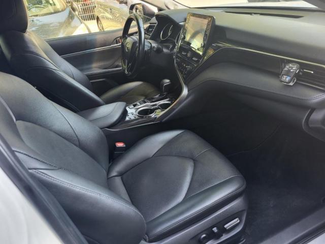 Toyota Camry image 8