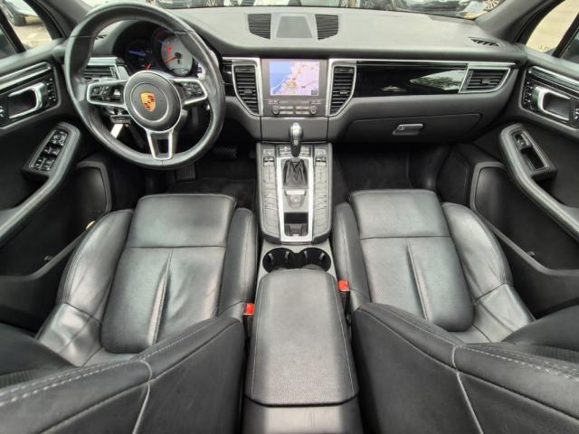 Porsche Macan image 2