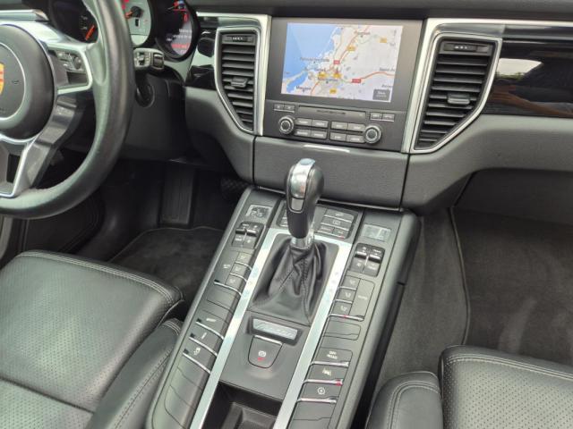 Porsche Macan image 5