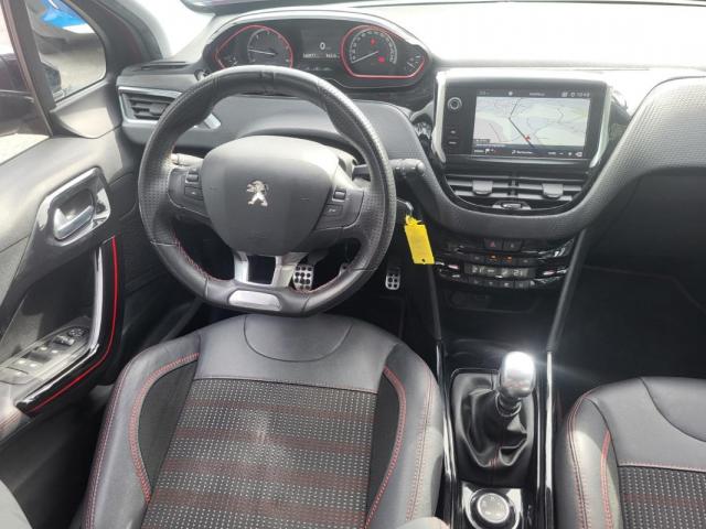 Peugeot 2008 image 2