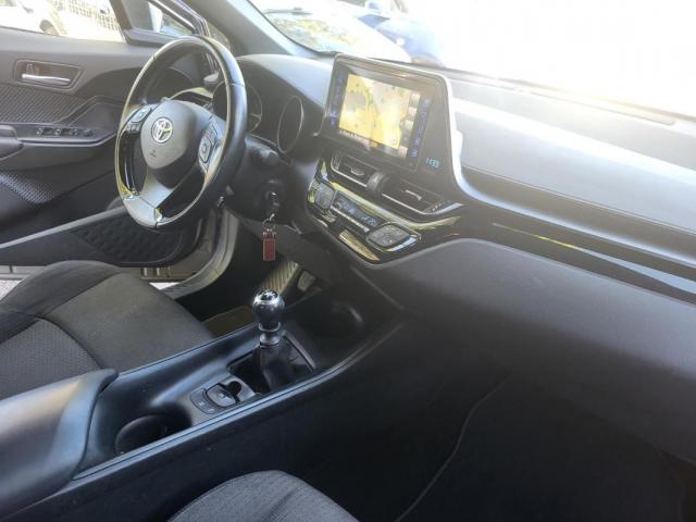 Toyota C-Hr image 8