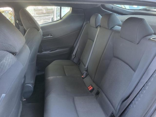 Toyota C-Hr image 2
