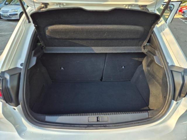 Peugeot 208 image 1