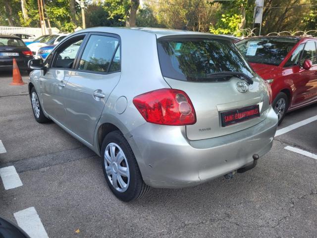Toyota Auris image 6