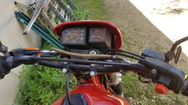 Honda Xlr 350 Honda Rouge image 1