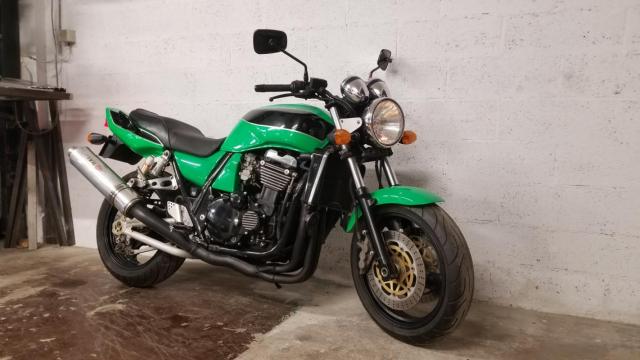 Kawasaki Zrx 1100 Kawasaki Vert image 2