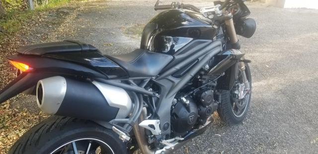 Speed Triple 1050 S Black Phantom image 3