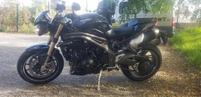 Speed Triple 1050 S Black Phantom image 1