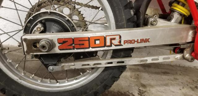 Cr 250 Honda Rouge image 1