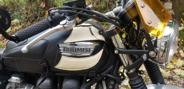 Bonneville 900 Triumph T 100 image 3