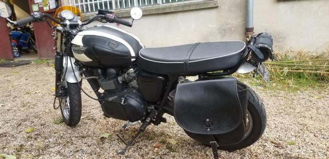 Bonneville 900 Triumph T 100 image 2