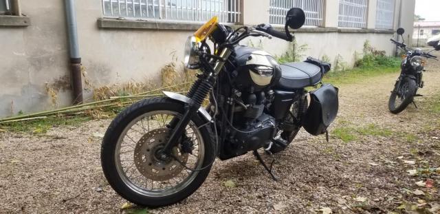 Bonneville 900 Triumph T 100 image 4