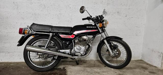 Honda Twin 125 Honda 0125 039