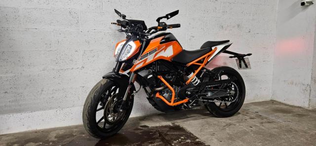 Ktm Duke 125 Ktm image 1