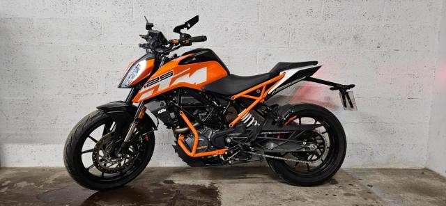 Ktm Duke 125 Ktm image 4