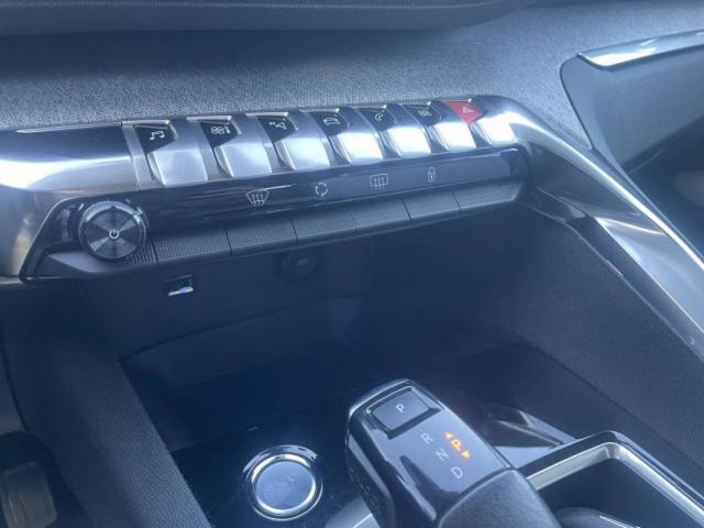 Peugeot 3008 image 3