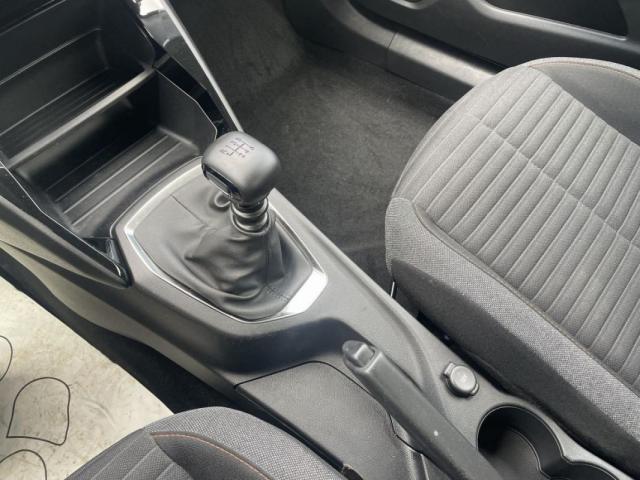 Peugeot 2008 image 2
