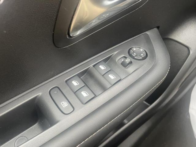 Peugeot 208 image 1