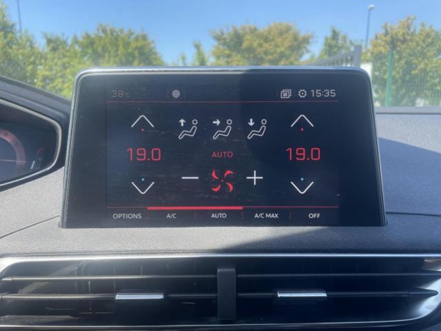 Peugeot 3008 image 2