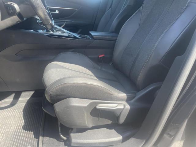 Peugeot 3008 image 2