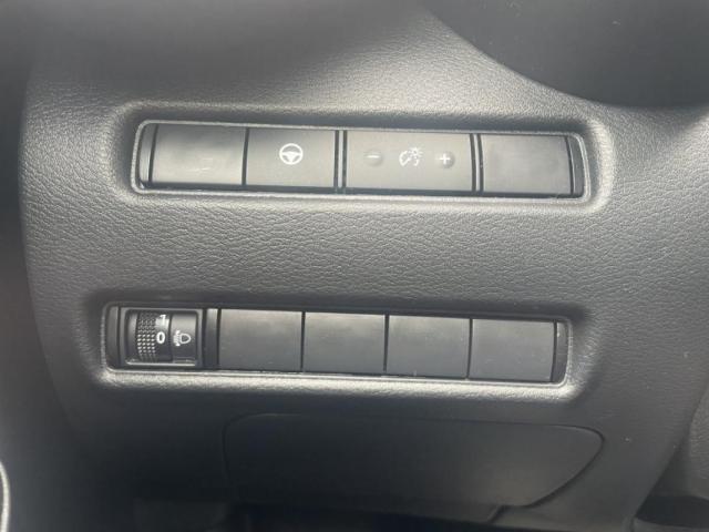 Nissan Juke image 8