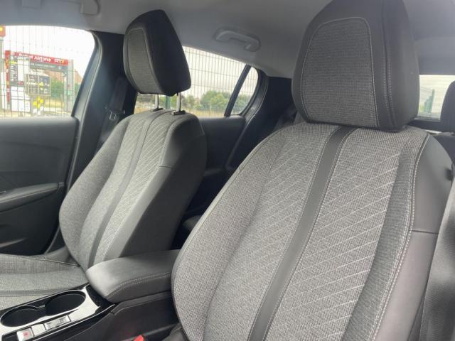 Peugeot 208 image 7