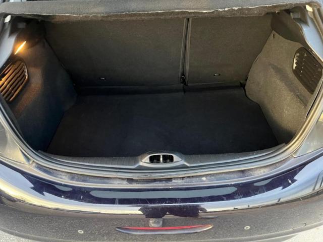 Peugeot 208 image 6