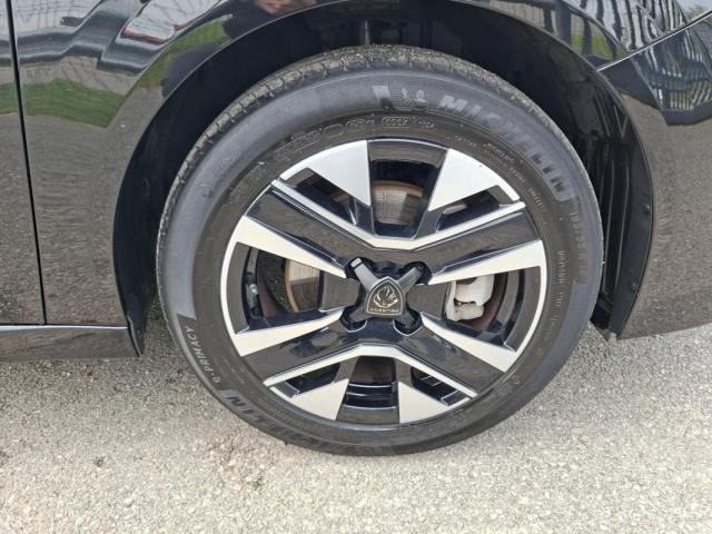 Peugeot 208 image 8