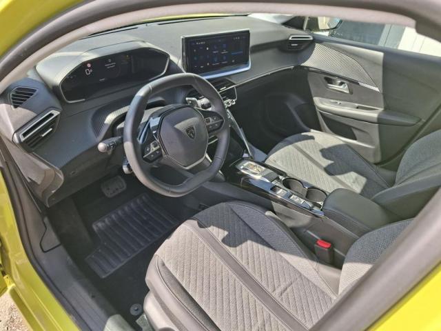 Peugeot 208 image 3