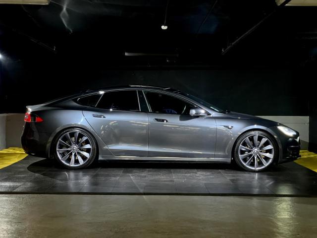 Tesla Model S image 9