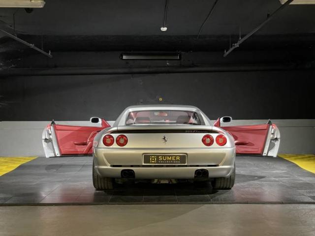 Ferrari F355 image 1