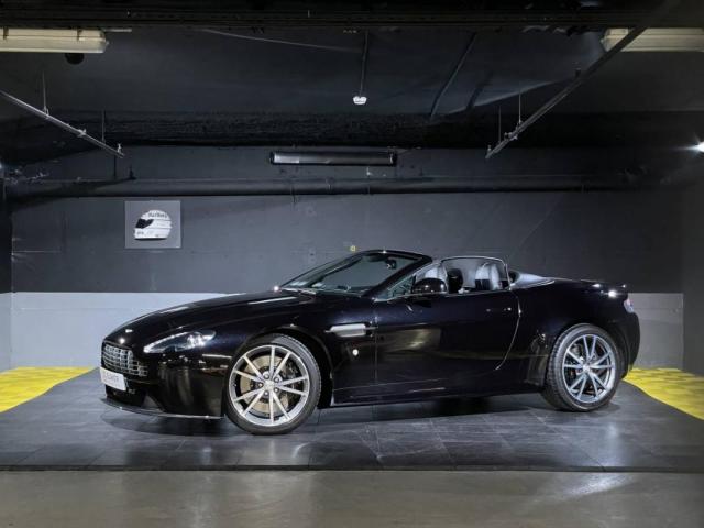Aston Martin V8 image 7