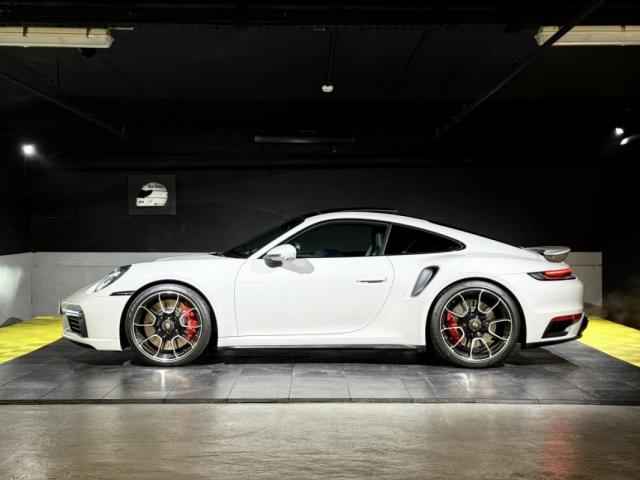 Porsche 911 image 2