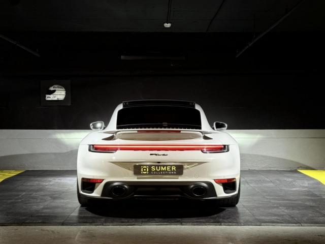 Porsche 911 image 4