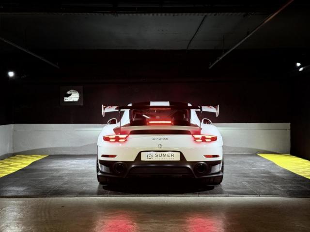 Porsche 911 image 1
