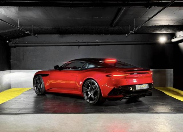 Aston Martin Dbs image 1