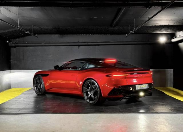 Aston Martin Dbs image 9
