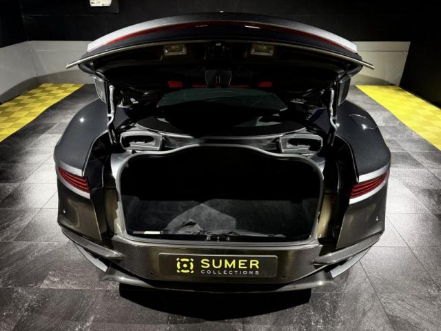 Aston Martin Dbs image 2