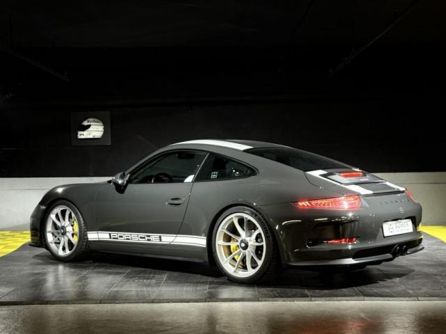 Porsche 911 image 6